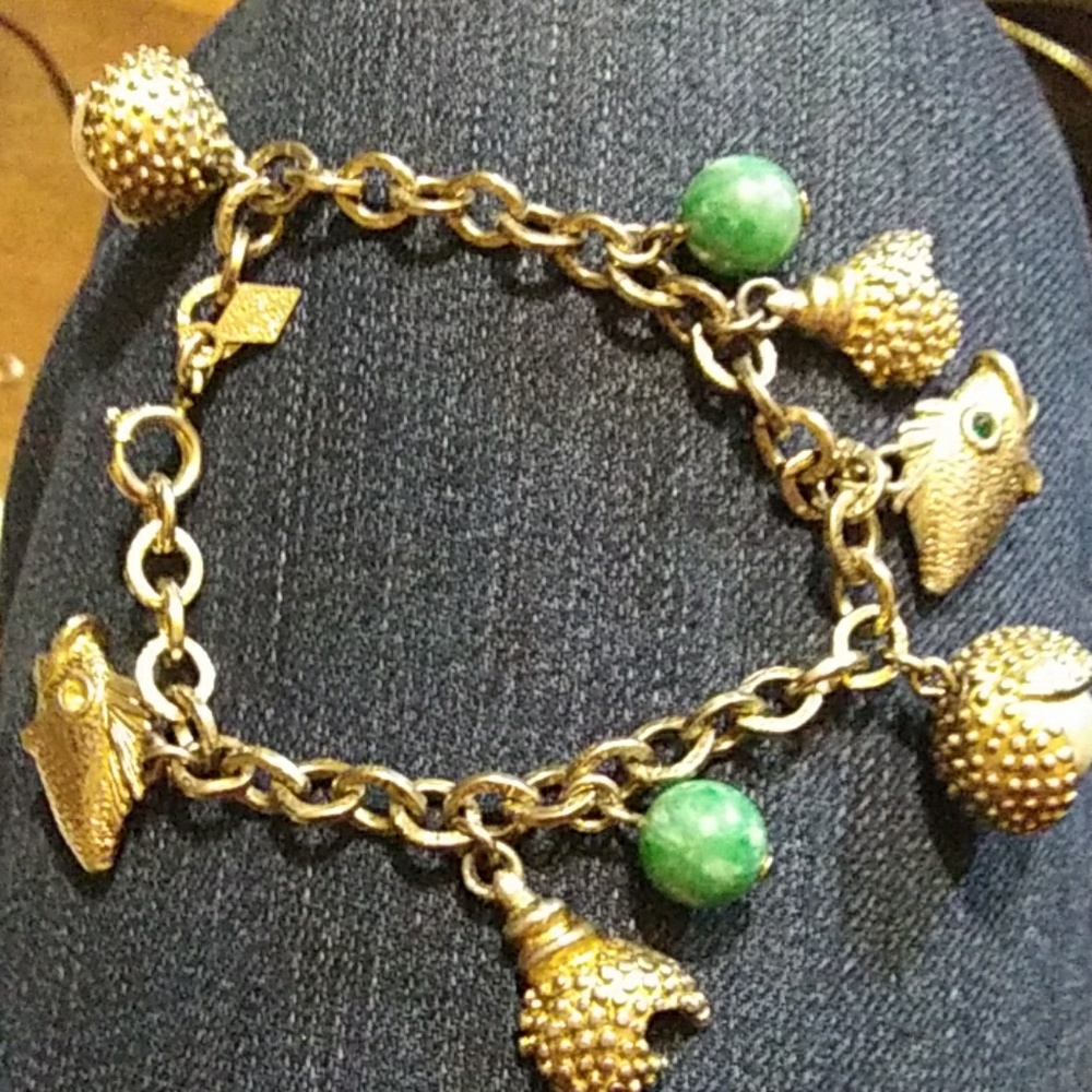 Sarah Coventry Vintage 1960 charm bracelet
